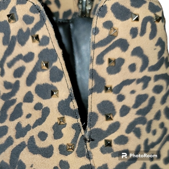 MARC FISHER Studded Leopard Animal Print Side Zip Ankle Heel Booties Sz 5.5 - Picture 4 of 5